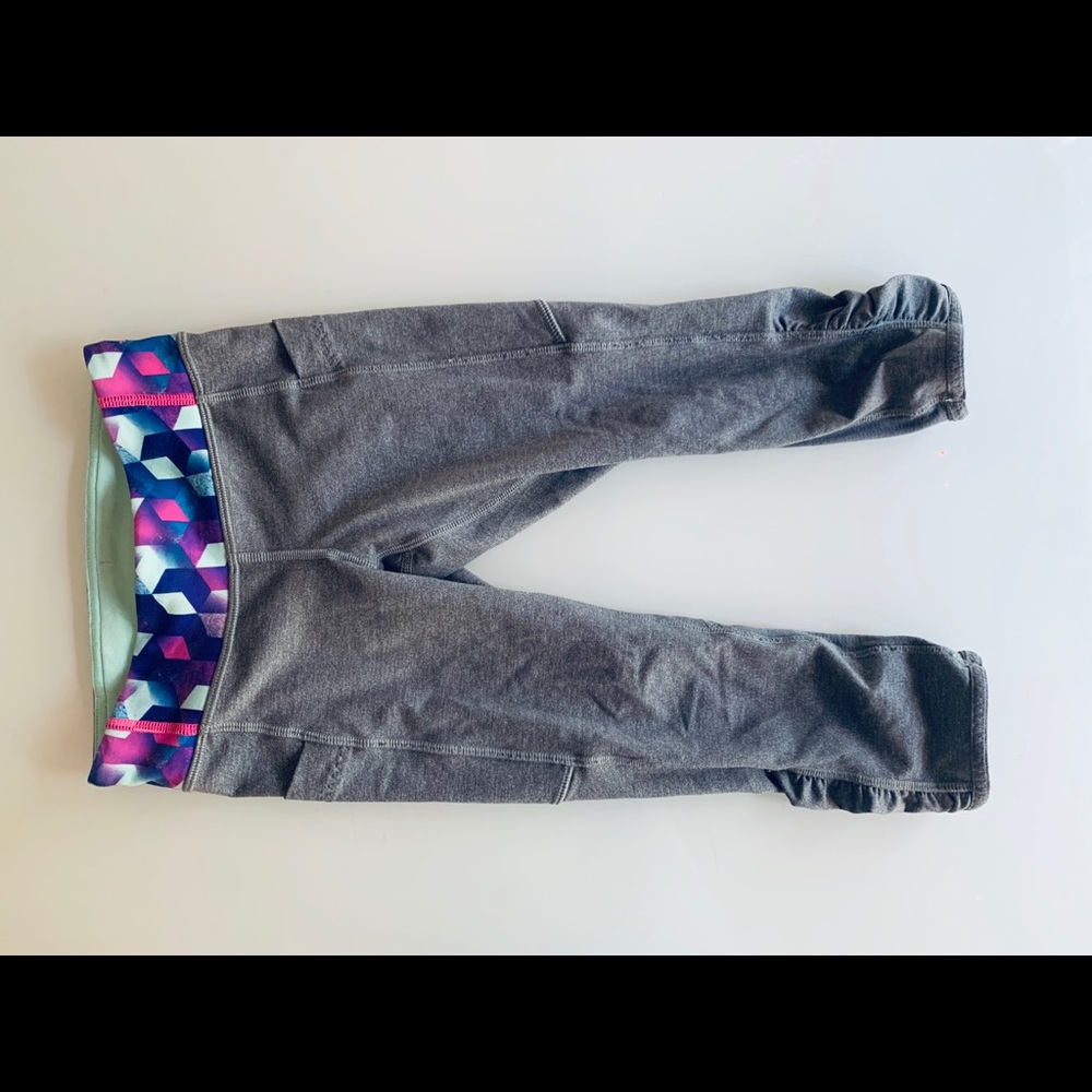 Ivivva Free To Train Crop (size 7)